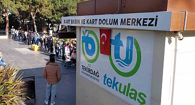 Tekirdağ'da toplu taşıma kartı kuyruğu