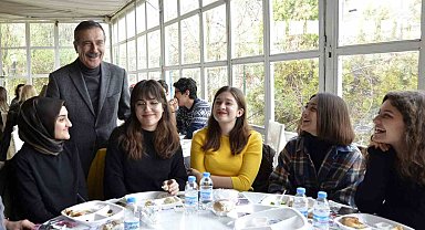 Tepebaşı gençlerin yanında