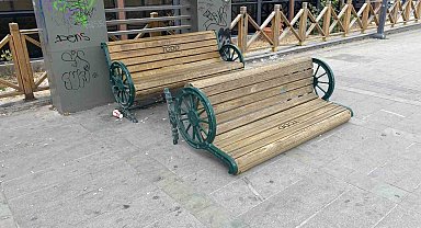 Tepebaşı'ndaki bank vandalların hedefi oldu