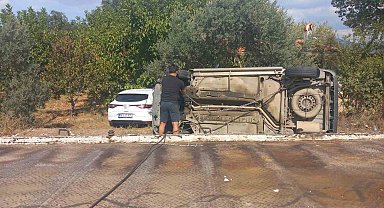 Ticari araçla çarpışan otomobil, bir evin bahçesine daldı