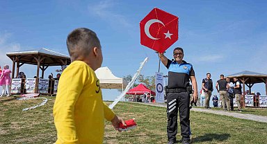 Toplum destekli polislerden 60 özel ihtiyaçlı çocuğa uçurtma şenliği