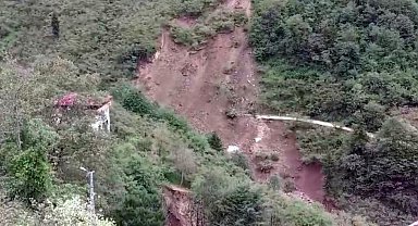 Trabzon'daki şiddetli yağışlar sonrasında Arsin ilçesi Güneyce mahallesinde heyelan tehdidi