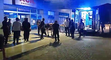 Traktör ile motosiklet çarpıştı: 2 yaralı