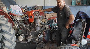 Traktörler zeytin hasat sezonuna hazırlanıyor