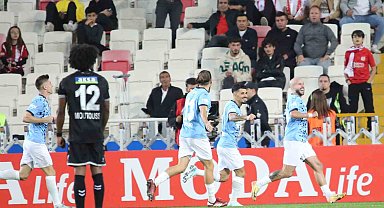 Trendyol Süper Lig: Sivasspor: 1 - Başakşehir: 2