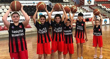 Turgutlu Belediyesi basketbol kurs kayıtları devam ediyor