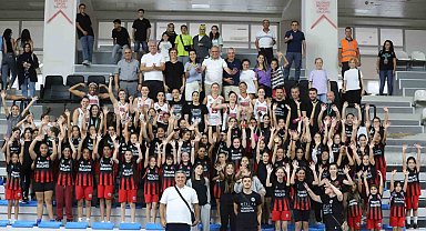 Turgutlu Belediyespor Kadın Basketbol Takımı 2'de 2 yaptı