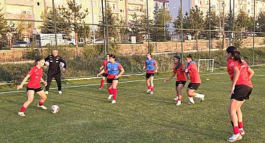 U19 Kadın Milli Takımı'nın Erzurum kampı başladı