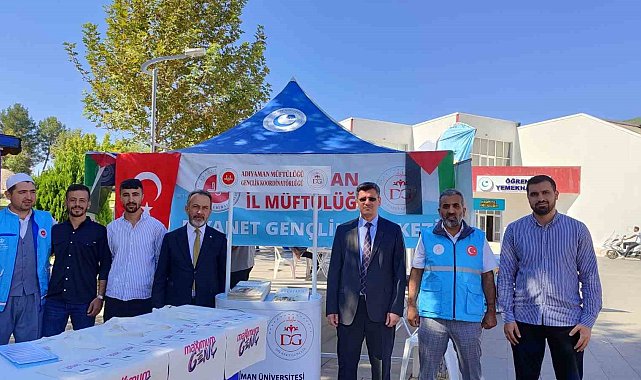 Üniversite kampüsünde diyanet gençlikten tanıtım standı