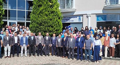 Üniversiteyi kazanan öğrenciler ilçeden uğurlandı