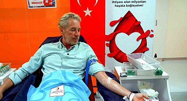 Ünlü oyunculardan Kızılay'ın kan bağışı kampanyasına destek sürüyor