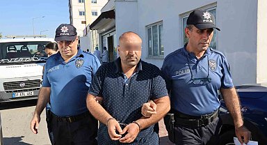 Uyuşturucu sattığını öne sürdüğü komşusunu öldürdü