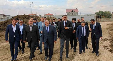Vali Çelik ve Cumhurbaşkanı Başdanışmanı Kışla Yüksekova'ya incelemelerde bulundu