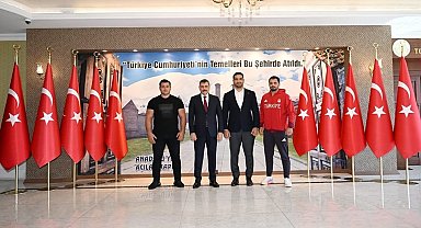 Vali Çiftçi ve Başkan Sekmen, şampiyonları kabul etti