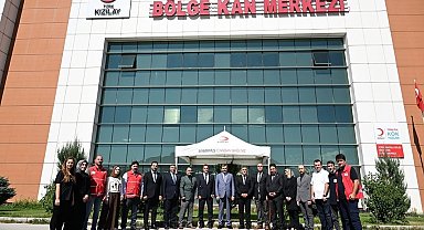 Vali Çiftçi'den Kızılay Kan Merkezi'ne ziyaret