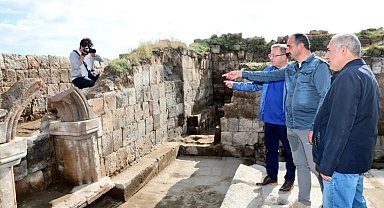 Vali Polat, Ani Ören Yeri'nde incelemelerde bulundu