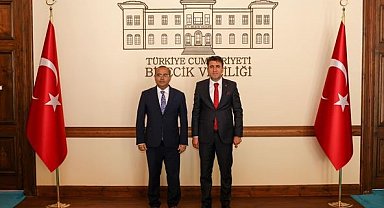 Vali Şefik Aygöl, Bangledeş Başkonsolosu Mohammed Nore Alam ile bir araya geldi