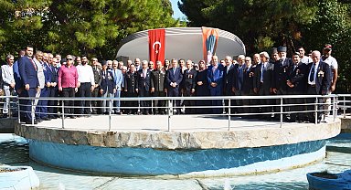 Vali Ünlü'den duygusal veda konuşması