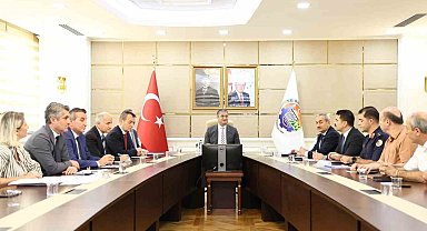 Vali Yavuz, merkez ilçe köy muhtarlarıyla bir araya geldi
