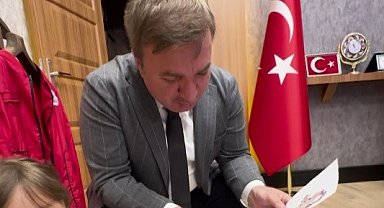 Valinin minik ziyaretçisi gönüllere dokundu