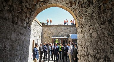 Van'da 767 yıllık tarihi İzzettin Şir Camii restore ediliyor