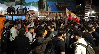 Van'da Galatasaraylı taraftarların derbi coşkusu