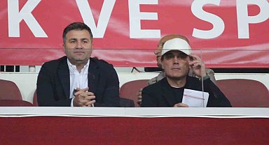 Vincenzo Montella, Sivasspor-Başakşehir maçını tribünden takip etti