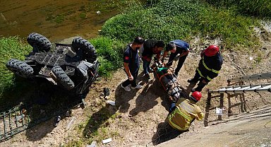 Virajı alamayan ATV dereye uçtu: 2 ağır yaralı