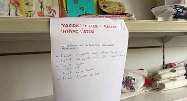 Yalova'da bir kırtasiyede askıda defter-kalem uygulaması başladı