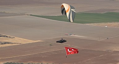 Yamaç paraşütü festivalinde adrenalin dolu anlar yaşandı
