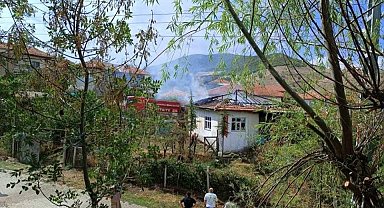Yarımsöğüt köyünde bir ev alevlere teslim oldu