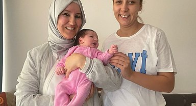 Yeni doğan bebekler hediyelerini Erenler Belediyesi'nden alıyor