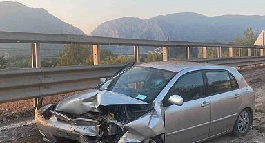 Yol çalışma alanına giren otomobil kaza yaptı: 2 yaralı