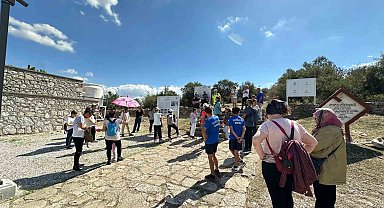 Yunusemreli doğaseverler Aigai'yi gezdi