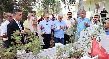 Yüreğir ilçesinin kurucu Belediye Başkanı Sabahattin Eşberk mezarı başında anıldı