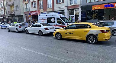 Zincirleme kazaya karışan 4 araçta maddi hasar oluştu