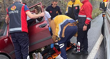 Zonguldak'ta otomobil kanala düştü: 2 yaralı