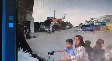 10 yaşındaki çocuğun kullandığı elektrikli bisiklete dolmuş çarptı