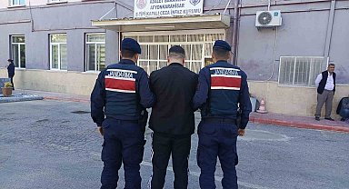 16 yıl 4 ay 25 gün hapis cezasıyla aranan şahsı jandarma yakaladı