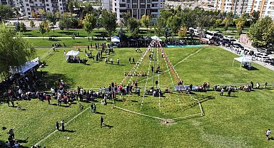 19. Uluslararası Turgut Özal Karakucak Güreşleri coşkulu bir törenle başladı