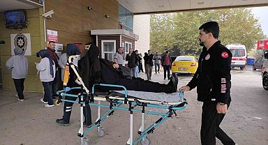 2 otomobil çarpıştı: 2 yaralı