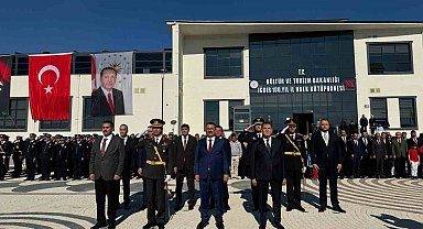 29 Ekim Cumhuriyet Bayramı çelenk sunma töreni düzenlendi