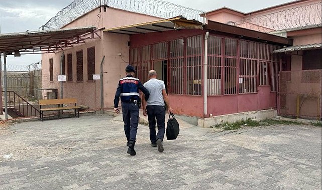 33 yıl 4 ay hapis cezası bulunan şahıs saklandığı metruk binada jandarma ekiplerince yakalandı