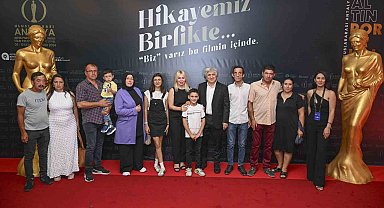 'Altın Eller' Ömer Özkan ve Özlenen Özkan, nakil hastaları ve kendilerinin anlatıldığı belgeseli izledi