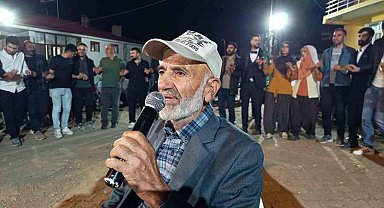 70 yaşındaki dede söyledi, gençler oynadı