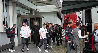 A Milli Futbol Takımı, Samsun'dan İzlanda'ya doğru yola çıktı