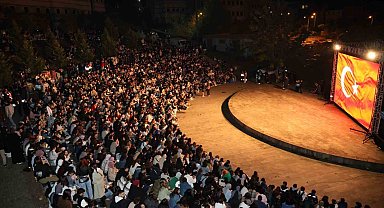 Açık havada Gülen Gözler keyfi