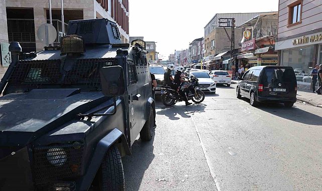 Adana'da sokakta el bombası bulundu