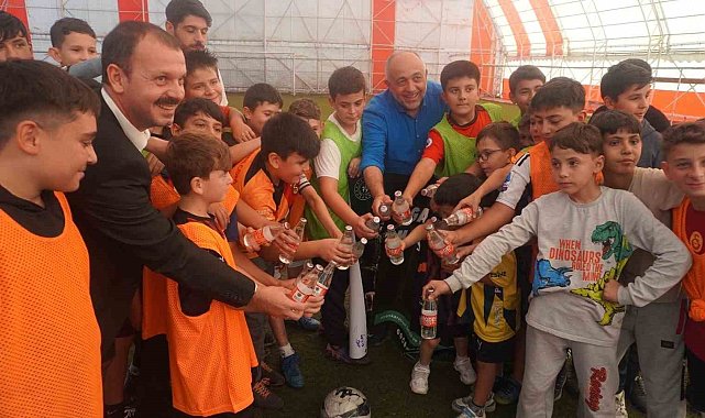 Afyonkarahisar'da gençler 'Gazozuna Maç' ile sporun tadını çıkardı