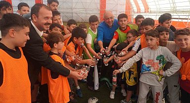 Afyonkarahisar'da gençler 'Gazozuna Maç' ile sporun tadını çıkardı